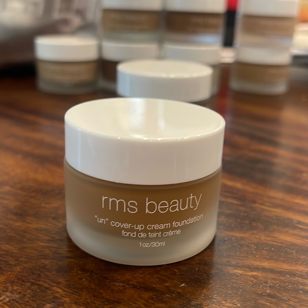 RMS beauty “un” cover-up cream foundation SHADE 66

Retailer for RMS beauty